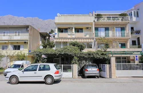 Ratac Apartment | Two bedroom apartment with balcony Makarska (A-13222-a)