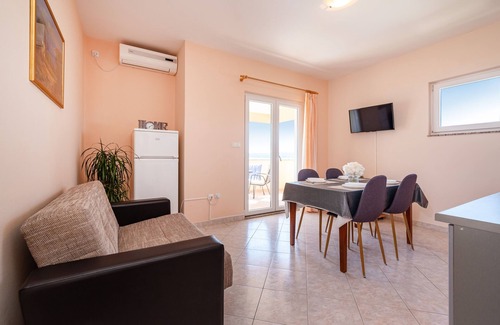 Municipality of Posedarje Apartment | Two bedroom apartment with terrace and sea view Posedarje, Novigrad (A-6162-c)
