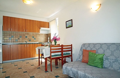 Vinjerac Apartment | Two bedroom apartment with terrace and sea view Vinjerac, Zadar (A-10413-a)