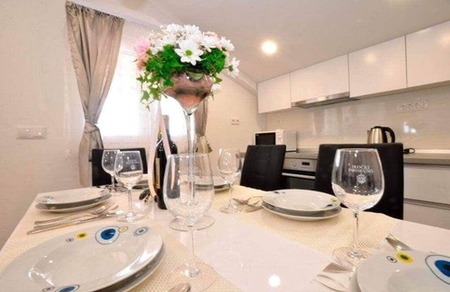 Slatine Apartment | Two bedroom apartment with terrace and sea view Slatine, Čiovo (A-17234-a)