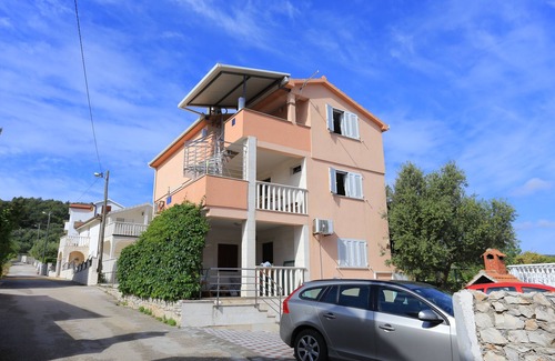 Slatine Apartment | Two bedroom apartment with terrace and sea view Slatine, Čiovo (A-17234-a)