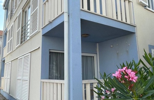 Mirce Apartment | Two bedroom apartment near beach Mirca, Brač (A-24865-a)