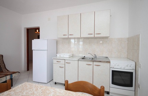 Kustici Apartment | Two bedroom apartment near beach Kustići, Pag (A-6355-b)