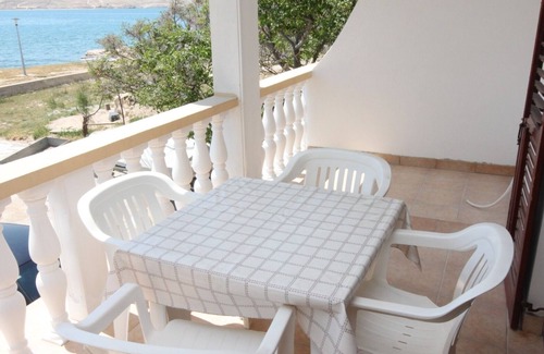 Kustici Apartment | Two bedroom apartment near beach Kustići, Pag (A-6355-d)