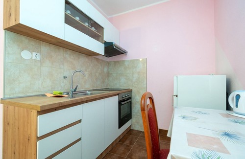 Kustici Apartment | Two bedroom apartment with balcony and sea view Zubovići, Pag (A-16063-a)
