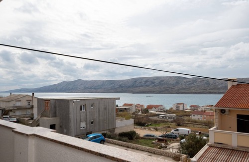 Kustici Apartment | Two bedroom apartment with balcony and sea view Zubovići, Pag (A-16063-a)