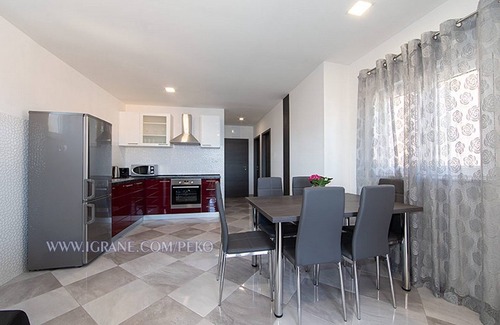 Igrane Apartment | Two bedroom apartment near beach Igrane, Makarska (A-18405-a)