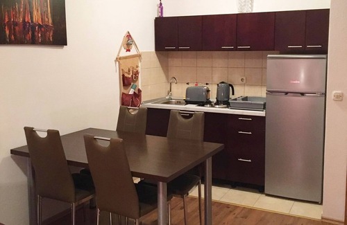Igrane Apartment | Two bedroom apartment near beach Igrane, Makarska (A-18405-b)