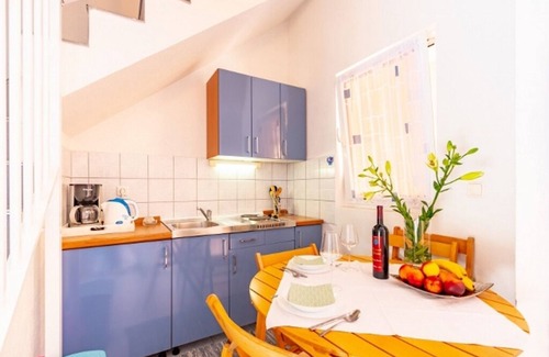 Kneza Apartment | Two bedroom apartment near beach Kneža, Korčula (A-9168-b)