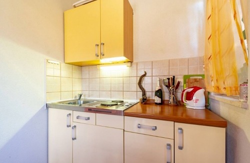 Kneza Apartment | Two bedroom apartment near beach Kneža, Korčula (A-9168-c)
