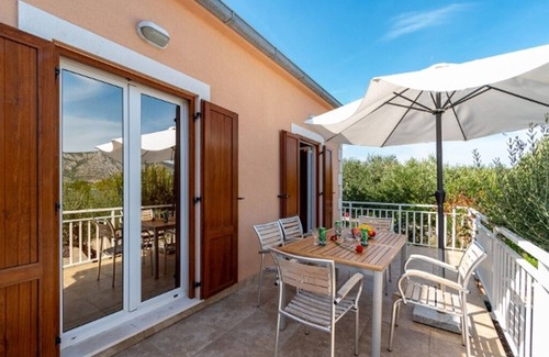 Kneza Apartment | Two bedroom apartment near beach Kneža, Korčula (A-9168-c)