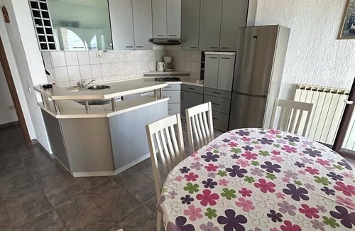 Slatine Apartment | Two bedroom apartment near beach Slatine, Čiovo (A-1128-c)