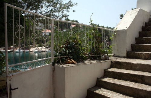 Cove Basina (Jelsa) Apartment | Two bedroom apartment near beach Basina, Hvar (A-4599-f)