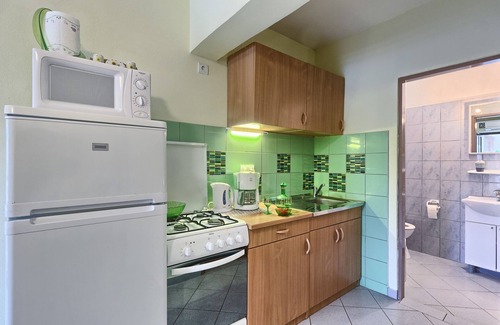 Cove Basina (Jelsa) Apartment | Two bedroom apartment near beach Basina, Hvar (A-5699-a)