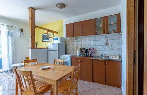 Cove Basina (Jelsa) Apartment | Two bedroom apartment near beach Basina, Hvar (A-11923-a)