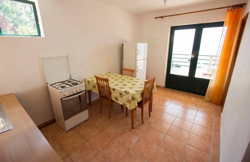 Gdinj Apartment | Two bedroom apartment near beach Cove Rapak, Hvar (A-12779-c)