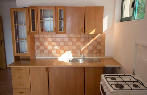 Gdinj Apartment | Two bedroom apartment near beach Cove Rapak, Hvar (A-12779-c)