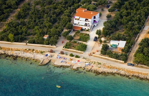 Kolan Apartment | Two bedroom apartment near beach Mandre, Pag (A-6284-c)