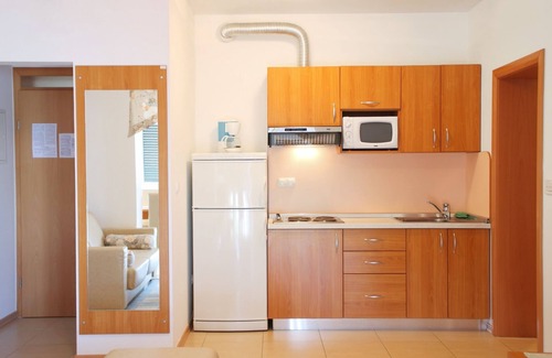 Kampor Apartment | Two bedroom apartment near beach Kampor, Rab (A-3213-e)