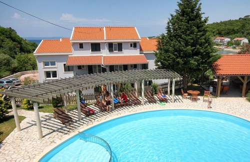 Kampor Apartment | Two bedroom apartment near beach Kampor, Rab (A-3213-e)