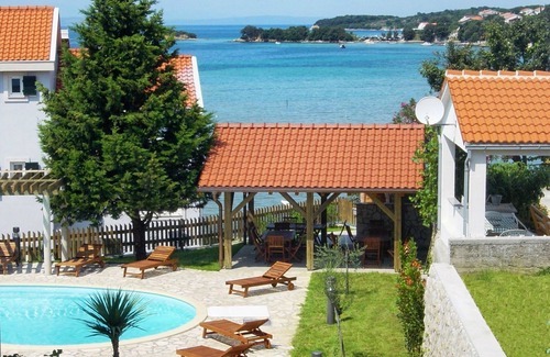 Kampor Apartment | Two bedroom apartment near beach Kampor, Rab (A-3213-e)