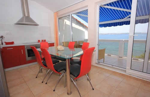 Kraj Apartment | Two bedroom apartment near beach Tkon, Pašman (A-686-b)
