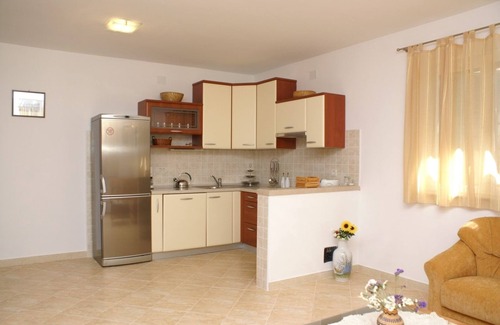 Supetar Apartment | Two bedroom apartment with terrace and sea view Supetar, Brač (A-4274-a)