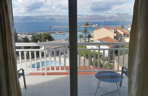 Trpanj Apartment | Two bedroom apartment with terrace and sea view Trpanj, Pelješac (A-23653-a)
