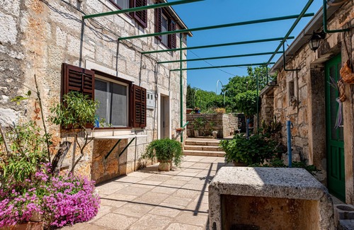 Zrnovo Apartment | Two bedroom apartment with terrace Žrnovo, Korčula (A-9239-a)