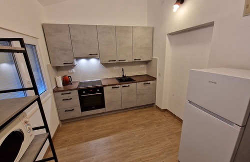 Mimice Apartment | Two bedroom apartment with balcony and sea view Mimice, Omiš (A-2972-c)