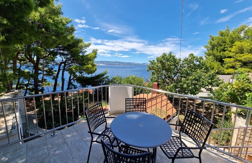 Mimice Apartment | Two bedroom apartment with balcony and sea view Mimice, Omiš (A-2972-c)