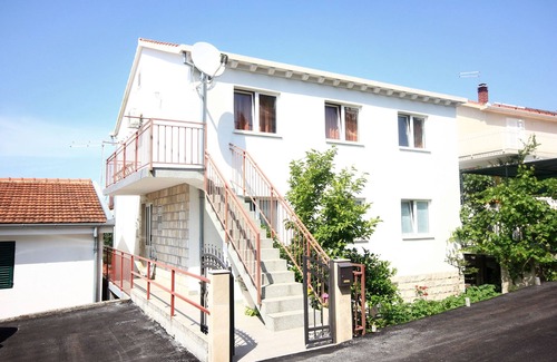 Trpanj Apartment | Two bedroom apartment with terrace and sea view Trpanj, Pelješac (A-10083-b)