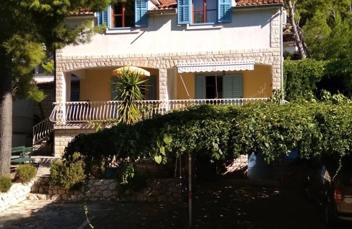 Ivan Dolac Apartment | Two bedroom apartment with terrace Ivan Dolac, Hvar (A-8711-c)