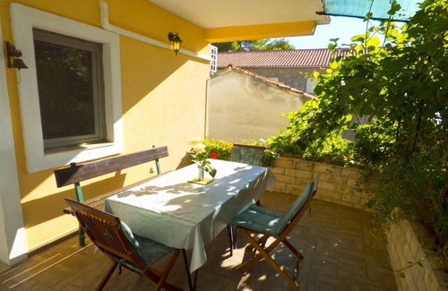 Ivan Dolac Apartment | Two bedroom apartment with terrace and sea view Ivan Dolac, Hvar (A-8782-d)