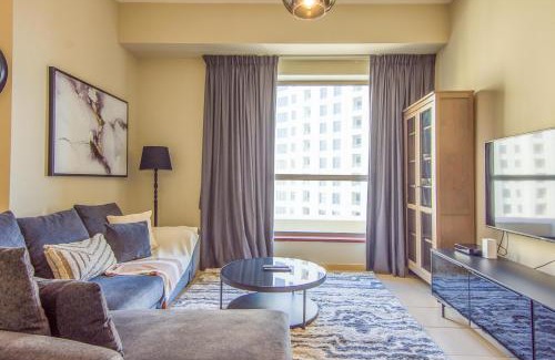 Dubai Marina Apartment | Two-Bedroom Apartment with Balcony in Shams 4, JBR