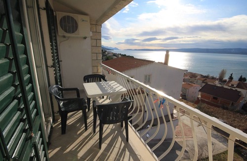 Duce Apartment | Two bedroom apartment with balcony and sea view Duće, Omiš (A-7532-b)