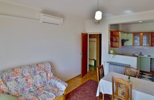 Palit Apartment | Two bedroom apartment with terrace Palit, Rab (A-17881-b)
