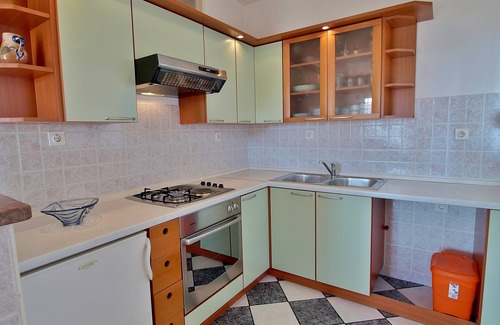 Palit Apartment | Two bedroom apartment with terrace Palit, Rab (A-17881-b)