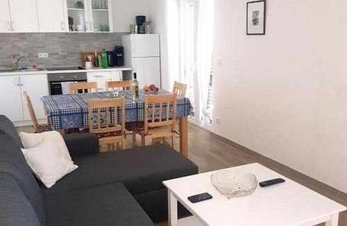 Vir Apartment | Two bedroom apartment with terrace and sea view Vir - Torovi - Vir - Pedinka, Vir (A-22373-c)