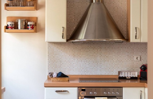 Plaka Condo | Two bedroom Apt in Syntagma - Ermou area