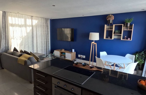 Big Bay Apartment | Two Bedroom Beachfront Penthouse with Parking