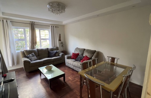Three Anchor Bay Apartment | Two Bedroom Cozy Apartment in Sea Point. 5min walking distance from the sea.