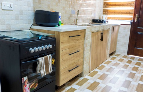 Teshie Apartment | Two-Bedroom Deluxe Apartment in delightful Accra with amazing views & free Wifi.