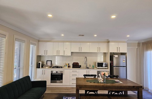 Campbell House | Two-bedroom duplex in central Canberra