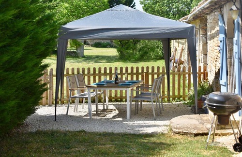Chey House | Two bedroom gite with large heated pool and games room