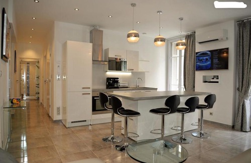 Cannes City Centre Apartment | Two bedroom Hoche