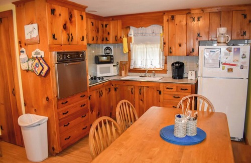 Dennis Port House | Two bedroom just .5 miles to Glendon Beach