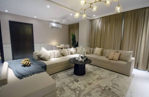 Lahore Apartment | Two bedroom luxury Apartment – Perfect for 5 Guests