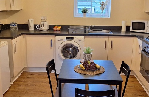 Smethwick Apartment | Two-bedroom semi-detached family house in Smethwick, Birmingham.