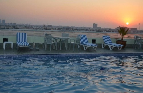 Al Mankhool House | Two Bedroom Suite Near Manhattan Avenue By Luxury Bookings